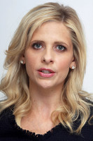 Sarah Michelle Gellar Longsleeve T-shirt #2364868