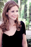 Sarah Michelle Gellar Longsleeve T-shirt #2387321