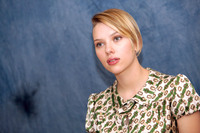 Scarlett Johansson Sweatshirt #2229916