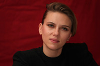 Scarlett Johansson Sweatshirt #2266402