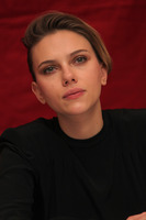 Scarlett Johansson Sweatshirt #2266406