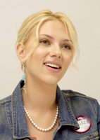 Scarlett Johansson Longsleeve T-shirt #2269711
