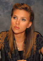 Scarlett Johansson Longsleeve T-shirt #2269716