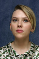 Scarlett Johansson Longsleeve T-shirt #2269747