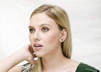 Scarlett Johansson Longsleeve T-shirt #2290199