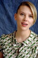 Scarlett Johansson Longsleeve T-shirt #2395446