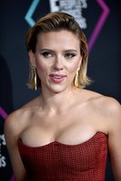Scarlett Johansson Longsleeve T-shirt #3762199