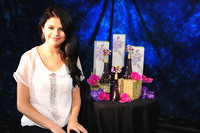 Selena Gomez Sweatshirt #2126091