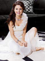 Selena Gomez Sweatshirt #2396418