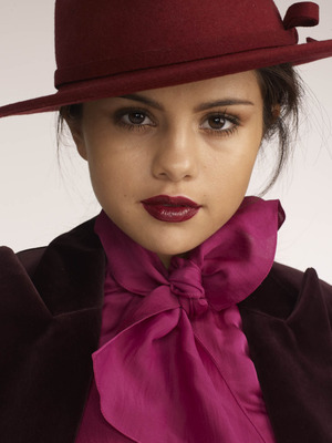 Selena Gomez Poster 2421320