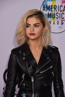 Selena Gomez Sweatshirt #3163046