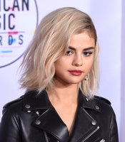 Selena Gomez Sweatshirt #3163061