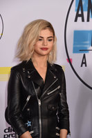 Selena Gomez Sweatshirt #3163114