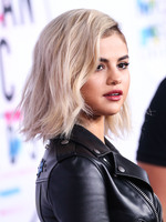 Selena Gomez Sweatshirt #3163183