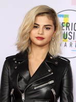 Selena Gomez mug #G1405309