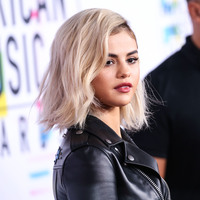 Selena Gomez Sweatshirt #3163394