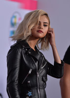 Selena Gomez Sweatshirt #3163455