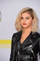 Selena Gomez Sweatshirt #3163466