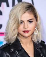 Selena Gomez Sweatshirt #3163696