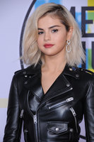 Selena Gomez Sweatshirt #3163775