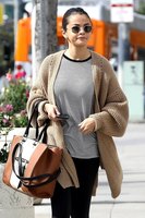 Selena Gomez Sweatshirt #3170187