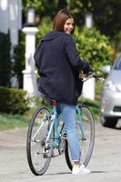 Selena Gomez Sweatshirt #3183233