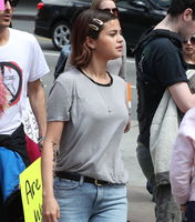 Selena Gomez Sweatshirt #3201836