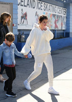 Selena Gomez Sweatshirt #3208197