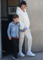 Selena Gomez Sweatshirt #3208215