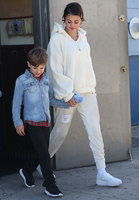 Selena Gomez Sweatshirt #3208293