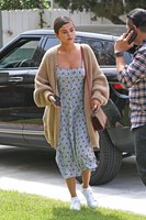 Selena Gomez Sweatshirt #3242004