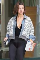Selena Gomez Sweatshirt #3277900