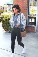 Selena Gomez Sweatshirt #3277914