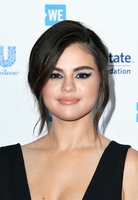 Selena Gomez t-shirt #3868132