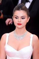 Selena Gomez Sweatshirt #3868185