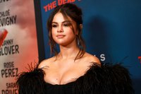 Selena Gomez Sweatshirt #3868193