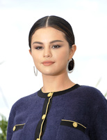 Selena Gomez Sweatshirt #3868197