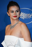 Selena Gomez mug #G2485498