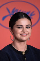 Selena Gomez Sweatshirt #3868399