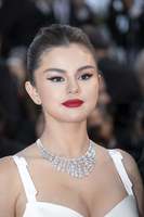 Selena Gomez t-shirt #3868512