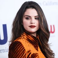 Selena Gomez Sweatshirt #3918153