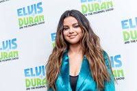 Selena Gomez Sweatshirt #3918160