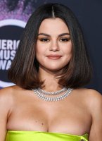 Selena Gomez t-shirt #3918274