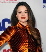 Selena Gomez Sweatshirt #3918458