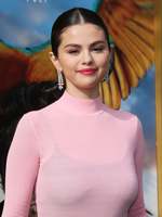 Selena Gomez t-shirt #3944168