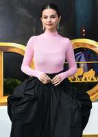 Selena Gomez Sweatshirt #3944314