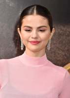 Selena Gomez Sweatshirt #3944586