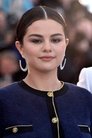 Selena Gomez Sweatshirt #3956541