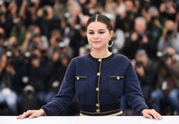 Selena Gomez Sweatshirt #3956582