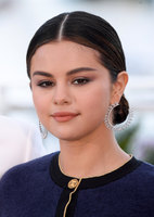 Selena Gomez Sweatshirt #3956607